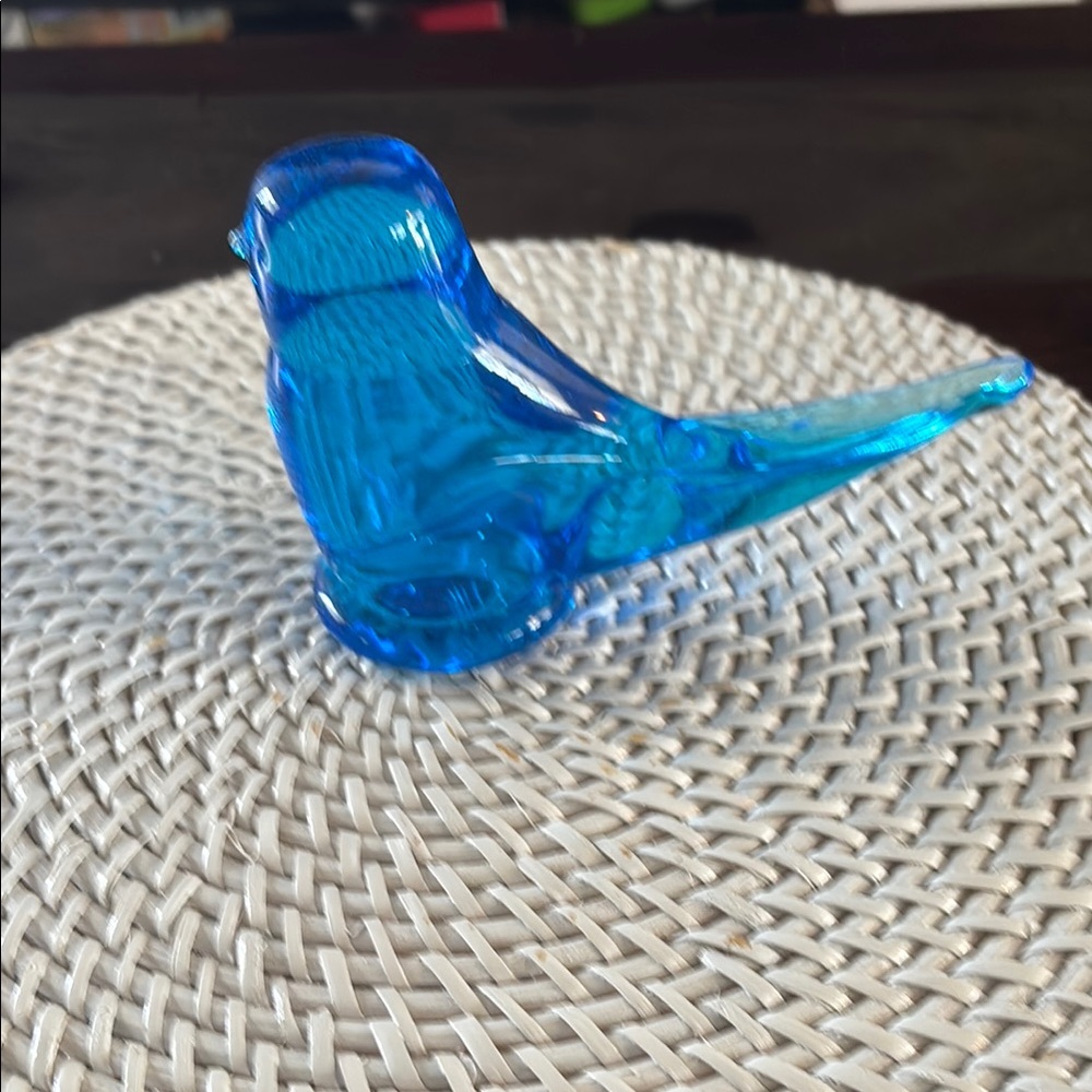 Vintage 1990 Leo Ward 6” glass blue bird